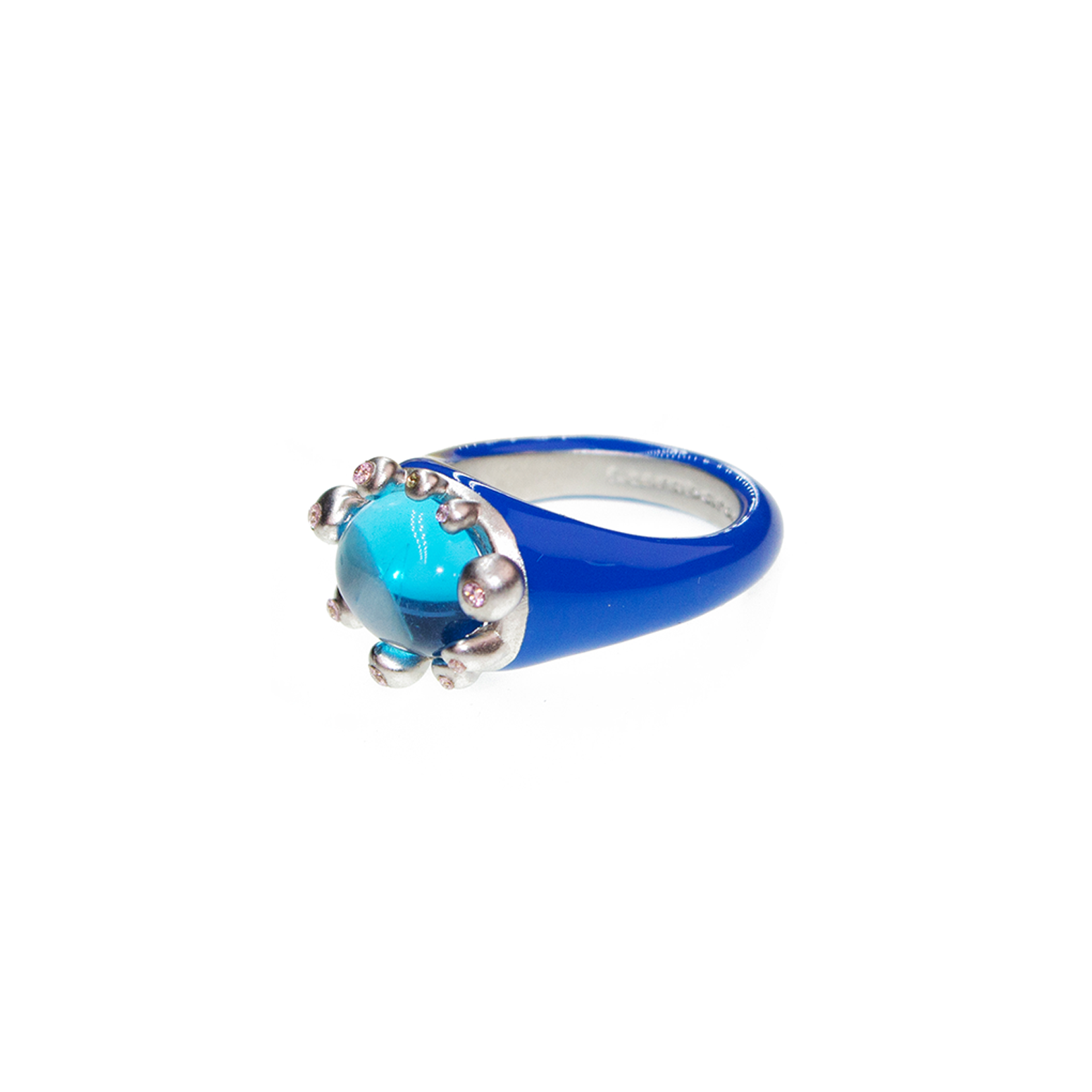 BLUE BATHROOM FLOWER RING