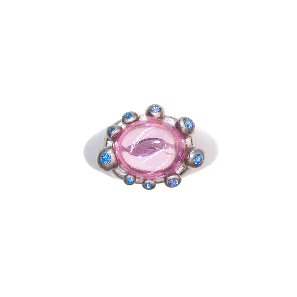WHITE BATHROOM FLOWER RING